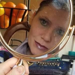 Meet your Posher, Alicia